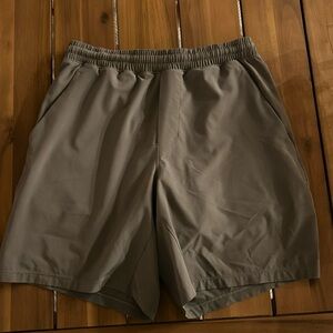 Men’s Lululemon Pacebreaker Shorts with 7” inseam and liner.